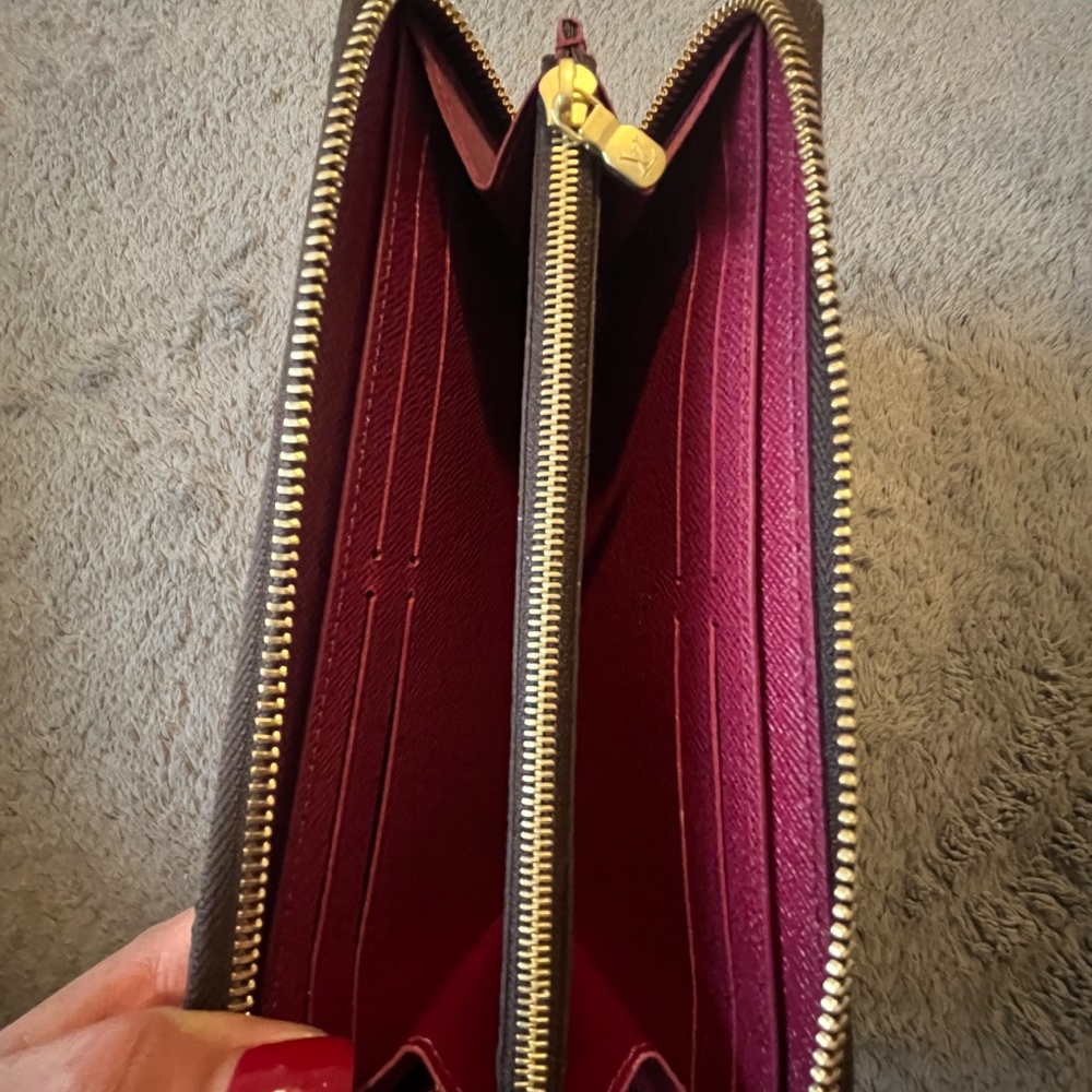 LV wallet - Picture 12 of 12